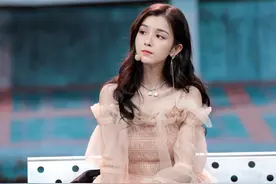 原来新疆美女除了清纯和异域，也有“妖艳”的一面图片