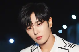 李汶翰手绘涂鸦西装写真图片图片