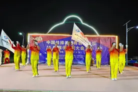 中国佳操行进有氧健身操展示交流大会在希拉穆仁草原举办图片