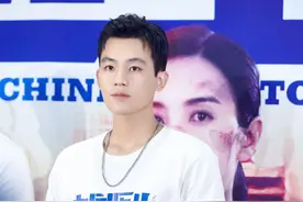 硬朗型男变奶油小鲜肉！欧豪新发型风格大变，你还认得出他吗？图片