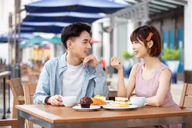其实，让男人对你欲罢不能的“情话”，不是“我爱你”图片