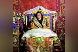 藏传佛教著名的女活佛图片