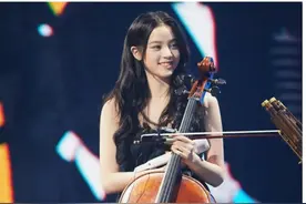 欧阳娜娜歌唱:我的祖国图片