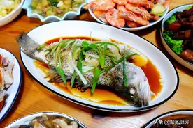 晒晒我家节日家常菜，七个人的聚餐，忙活了大半天，喜欢吃就开心图片