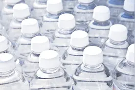 矿泉水、纯净水、天然水、蒸馏水，到底哪种才能长期喝？图片