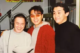 黄霑徒弟雷颂德近况，娶二婚模特生2子生活幸福，已全家移居国外图片