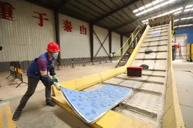 旧床垫、旧沙发……居民家中大件垃圾怎么处置？这个区有招儿图片