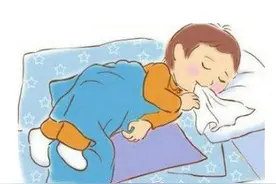 有娃后夫妻感情好不好，从睡姿就能看出来，你家是哪种？图片