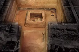 探寻海昏侯的地下金库，山坡大洞散发奇异香气，出土钱币用吨计算图片