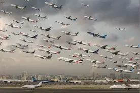 飞机降落后，前进、转弯、倒退时靠什么驱动？前驱还是后驱？图片