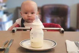 宝宝长大了奶粉该怎么喝？建议“该断就断”，既省钱又对娃身体好图片