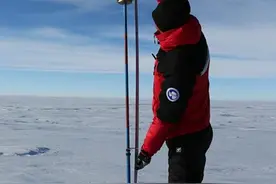 东南极冰盖由内向外加速流动图片