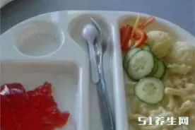 世界各国的孩子在学校的便当，韩国孩子表示很扎心，中国孩子的有点尴尬图片