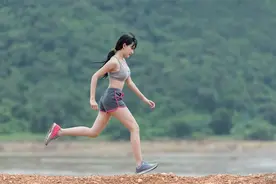 跑步后脚踝肿了应该怎么办图片