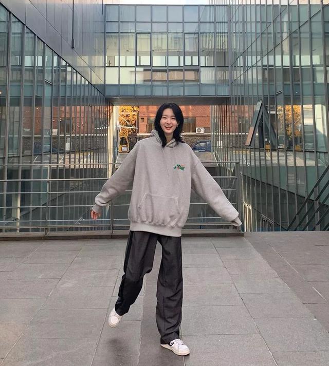 00后、神颜、长腿、YG麻豆，别人的19岁都是这样开挂的吗？