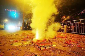 放烟花爆竹又出悲剧 江苏扬州一男子被炸成植物人图片