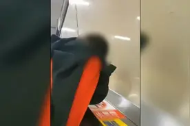 男子地铁站不戴口罩狂咳吐口水 被拍下全过程掀网络讨伐图片