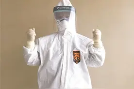 火神山医院感染四科护士郭晨晨晕倒，起来继续战斗图片