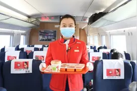 疫情期间在火车上订餐安全吗？记者带你梳理高铁外卖制作流程图片