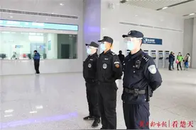 十堰开出首趟出省动车，目的地上海图片