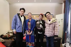 《亲爱的，来吃饭》贾乃亮王祖蓝踏上美食之旅图片