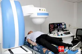 吞颗小药丸，不用插管把胃镜做了鼓楼医院省内率先开展“无接触式胃镜检查”图片