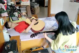 以床塌为讲台23载 奏响一曲自强之歌图片