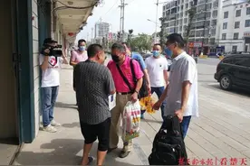 这一次见面，“活着的烈士”等了70年图片
