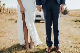 男人真正放不下一个女人，都有这4大表现，是“装”不出来的图片