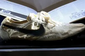 球鞋拍卖唯它能媲美乔丹战靴，这双“破鞋”亦是富豪最爱图片