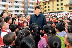 “既要富口袋，也要富脑袋”——习近平论脱贫攻坚“两手抓”图片