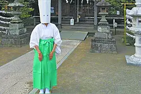 日本人过夏天要避灾驱邪图片
