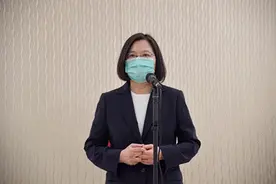 又被问“论文门”，蔡英文吞吞吐吐连说8个“Errrr”，台媒讽：似乎很不好回答图片