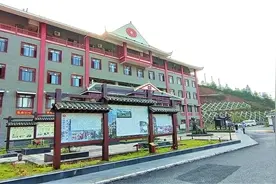 逆势而上 破浪前行图片