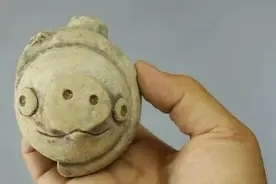 那些年考古发现的“奇葩文物”莫非真的穿越了？图片