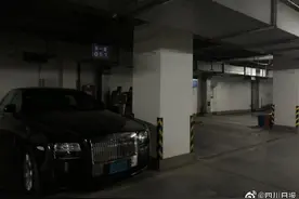 水位超警戒线，劳斯莱斯车主找人跨省200公里返家取车图片