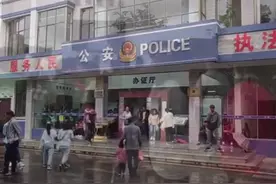 九龙派出所一天为600余学生办理身份证视频封面