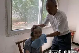 “听不清说什么，但乐意陪她笑！”73岁的他和96岁妻子，敬老院里相濡以沫11年图片