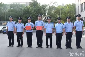 女子跳入淮河欲轻生 凤台两名辅警奋力施救受表彰图片
