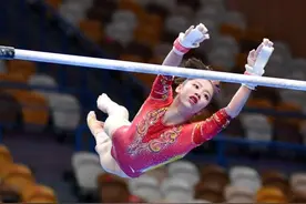 体操冠军赛：韦筱圆夺女子高低杠项目冠军图片