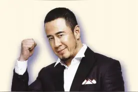 杨坤被吐槽演唱会上卖货图片