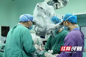 摔跤后颈椎没有骨折 怎么手脚却动不了？图片