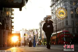 “封锁”成柯林斯词典2020年度词汇：疫情下使用量激增图片
