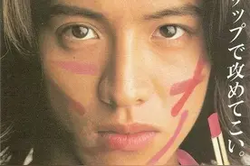 比谁的妆容更吸睛吗？那男明星赢了呀图片