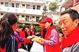 常州经开区女企业家唐德芝和1373个山里娃图片