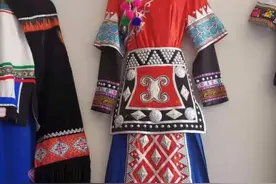 「丝路云裳•云上昆明民族时装周」用改良设计把“风花雪月”穿在身上图片