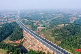 成宜高速1月1日0时全线通车，这些方面需要注意……图片