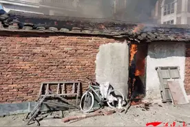 莆田：7岁“熊孩子”放假玩火 把自家房子烧了图片