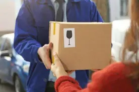 快递能不能送上门，事关居民配合度，还跟一个盈利模式有关……图片