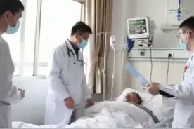 江苏男子抽烟喝酒30年，患病全身变黄似铜人图片
